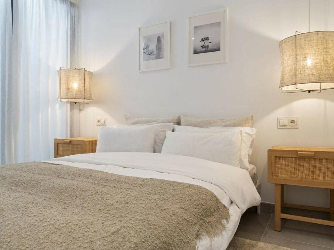 6 soveværelse Villa til leje i Estepona med swimmingpool garage - € 10.000 (Ref: 10042437)