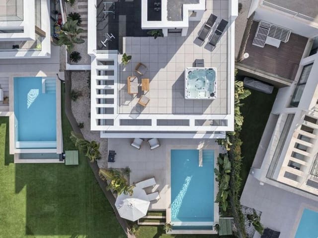 6 bedroom Villa for rent in La Concha - Resina Golf, Estepona with pool garage - € 10,000 (Ref: 10042437)