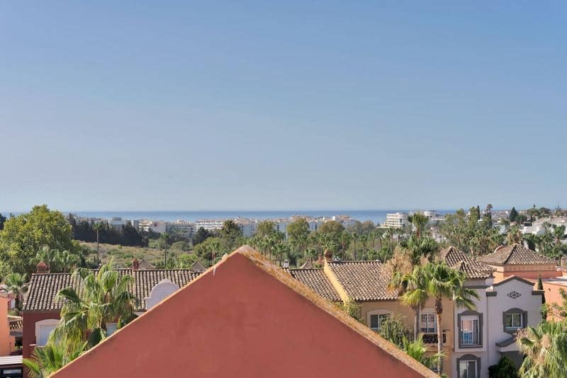 2 soveværelse Penthouse til leje i Nueva Andalucia med swimmingpool garage - € 3.800 (Ref: 10042438)