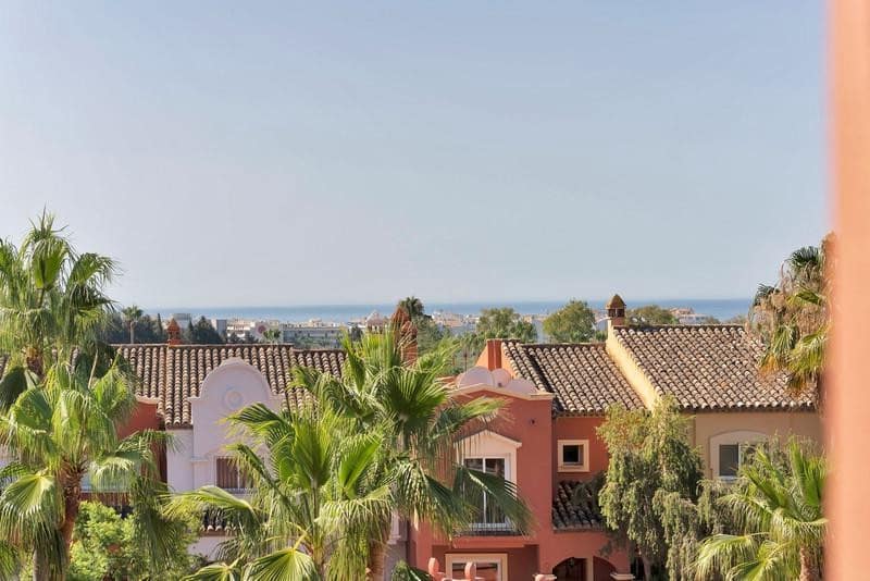 2 soveværelse Penthouse til leje i Nueva Andalucia med swimmingpool garage - € 3.800 (Ref: 10042438)