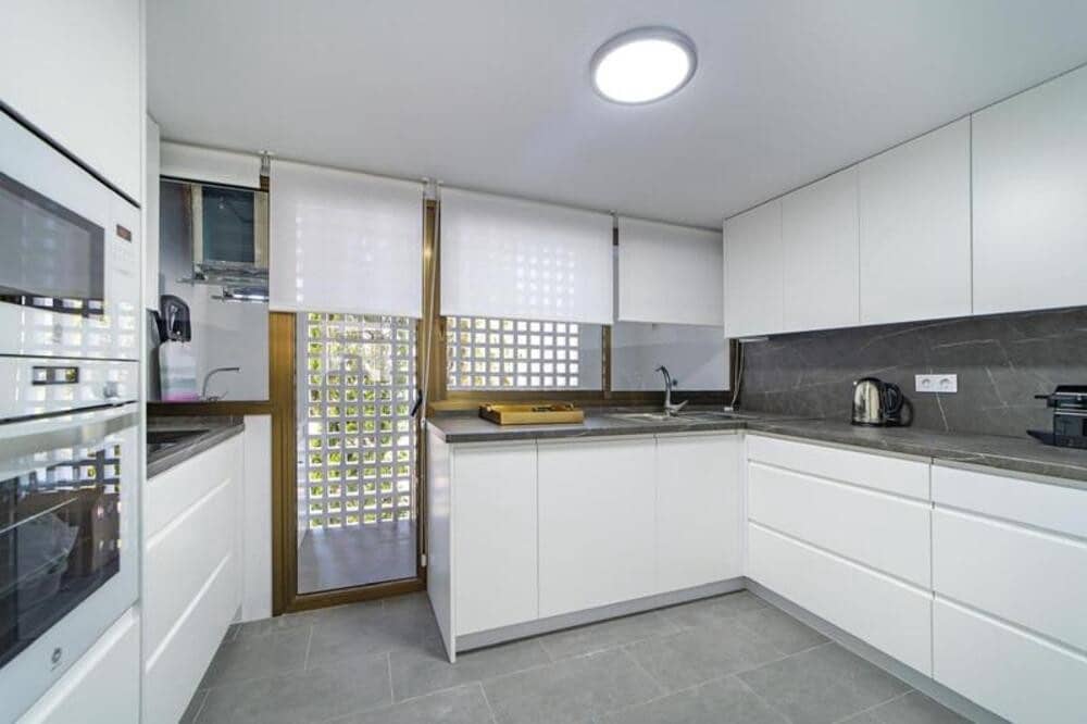 2 makuuhuone Huoneisto vuokrattavana paikassa Marbella mukana uima-altaan 
autotalli - 4 750 € (Ref: 10044380)