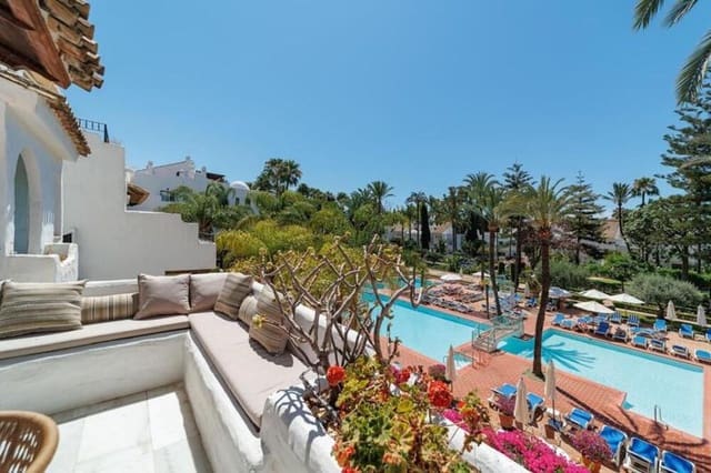 2 makuuhuone Huoneisto vuokrattavana paikassa Puerto Banus, Marbella mukana uima-altaan 
autotalli - 4 750 € (Ref: 10044380)