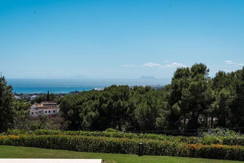 3 soveværelse Byhus til leje i Marbella med swimmingpool garage - € 12.000 (Ref: 10044381)