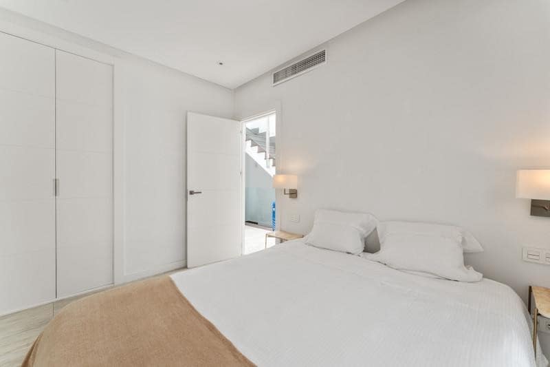 3 soveværelse Byhus til leje i Marbella med swimmingpool garage - € 12.000 (Ref: 10044381)