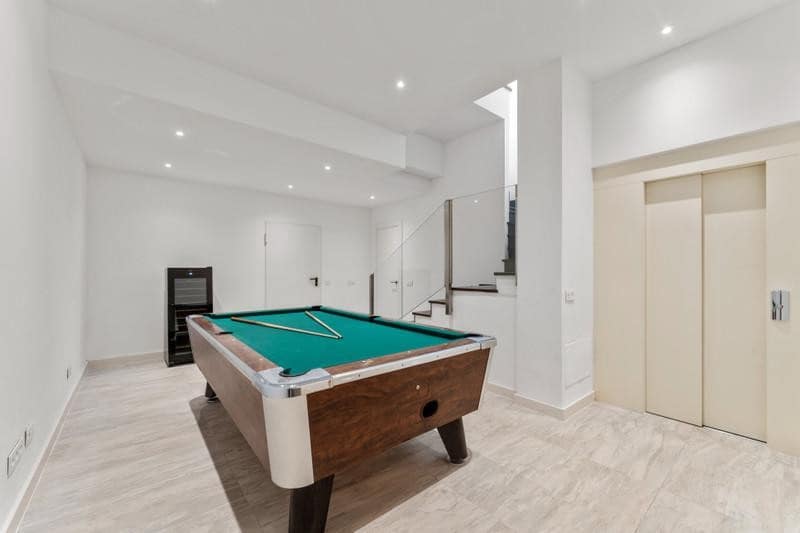 3 soveværelse Byhus til leje i Marbella med swimmingpool garage - € 12.000 (Ref: 10044381)