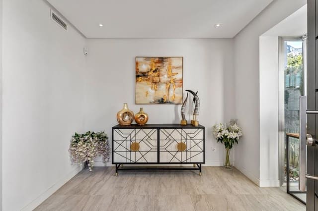 3 soveværelse Byhus til leje i Sierra Blanca, Marbella med swimmingpool garage - € 12.000 (Ref: 10044381)