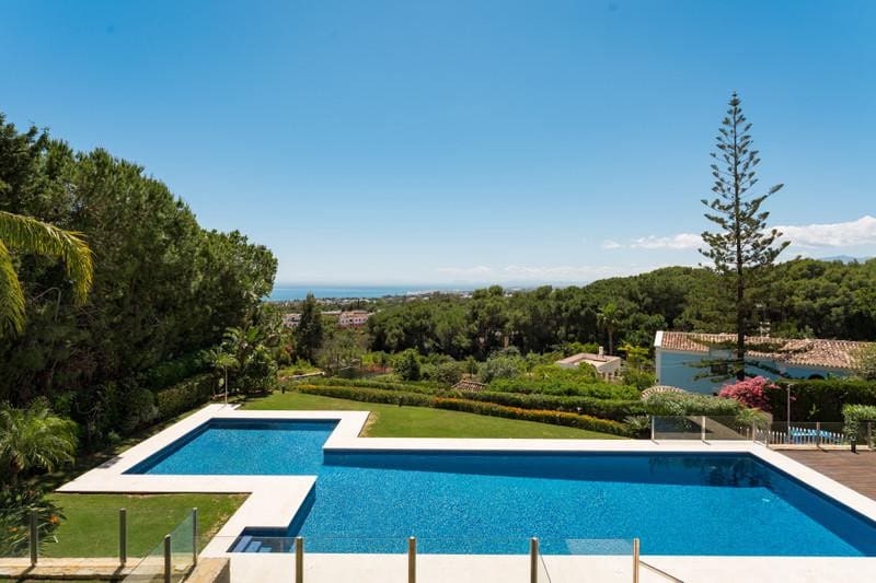 3 soveværelse Byhus til leje i Marbella med swimmingpool garage - € 12.000 (Ref: 10044381)
