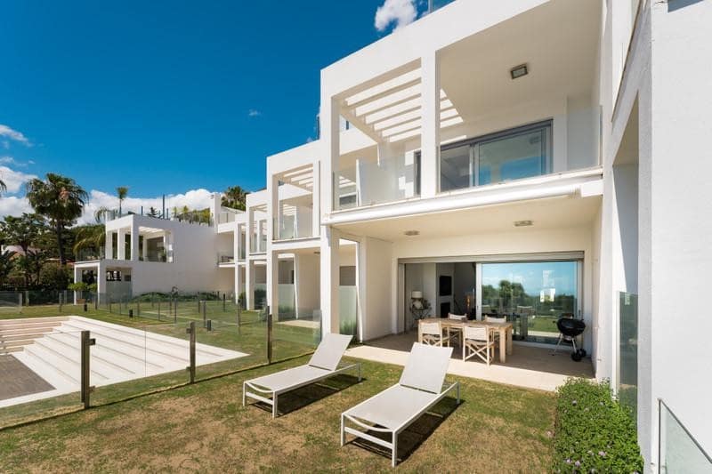 3 soveværelse Byhus til leje i Marbella med swimmingpool garage - € 12.000 (Ref: 10044381)