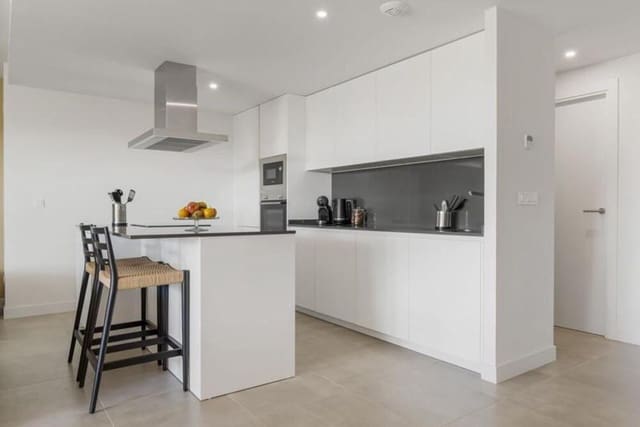 3 makuuhuone Huoneisto vuokrattavana paikassa La Concha - Resina Golf, Estepona mukana uima-altaan 
autotalli - 3 000 € (Ref: 10046758)