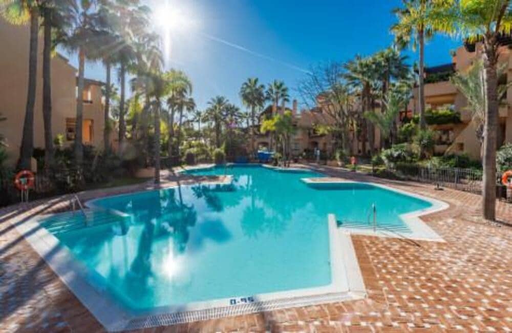 3 soveværelse Lejlighed til leje i San Pedro de Alcantara med swimmingpool garage - € 6.000 (Ref: 10048666)