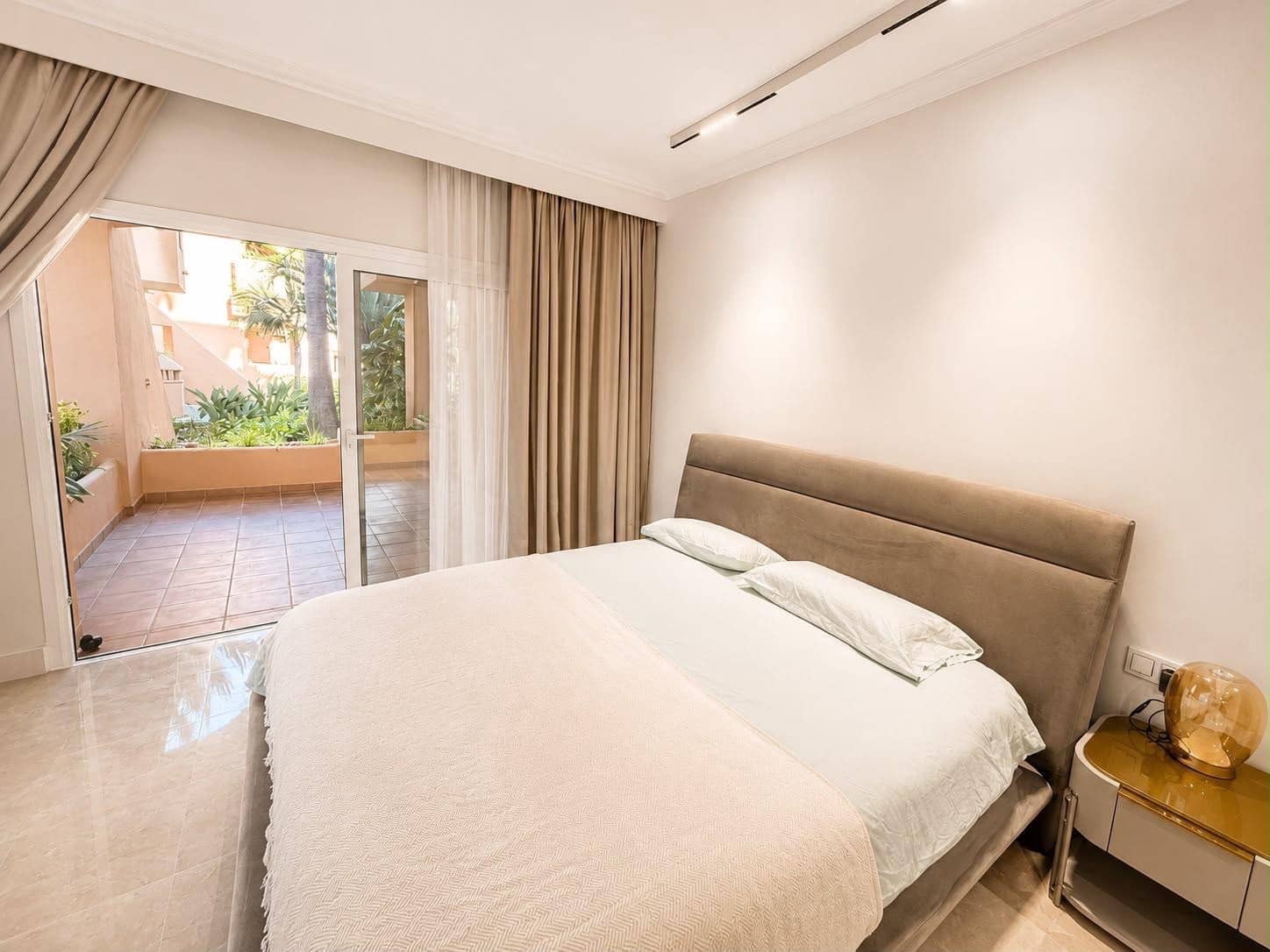 3 soveværelse Lejlighed til leje i San Pedro de Alcantara med swimmingpool garage - € 6.000 (Ref: 10048666)
