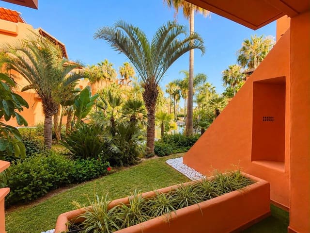 3 sypialnia Apartament do wynajęcia w Nueva Alcántara, Marbella z basenem garażem - 6 000 € (Ref: 10048666)
