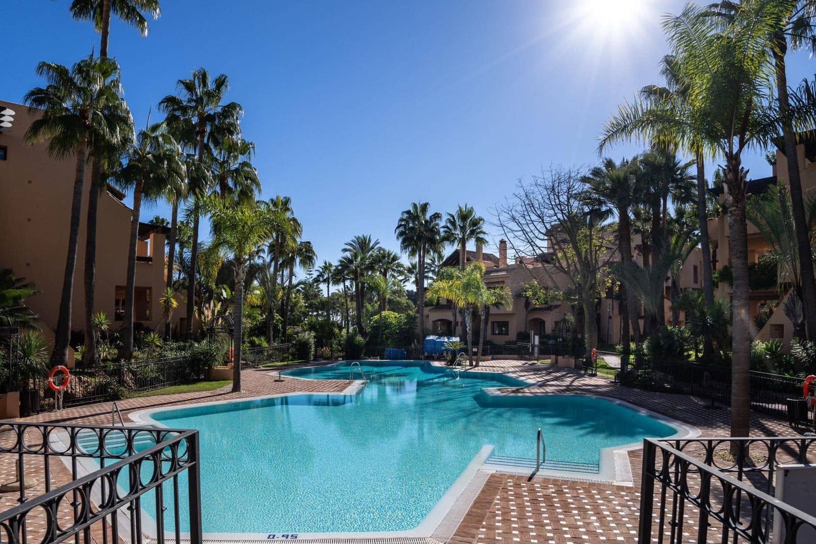 3 soveværelse Lejlighed til leje i San Pedro de Alcantara med swimmingpool garage - € 6.000 (Ref: 10048666)