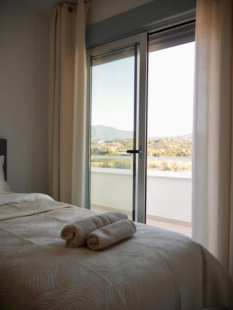 Appartement de 2 chambres à louer à New Golden Mile avec piscine garage - 2 800 € (Ref: 10054593)