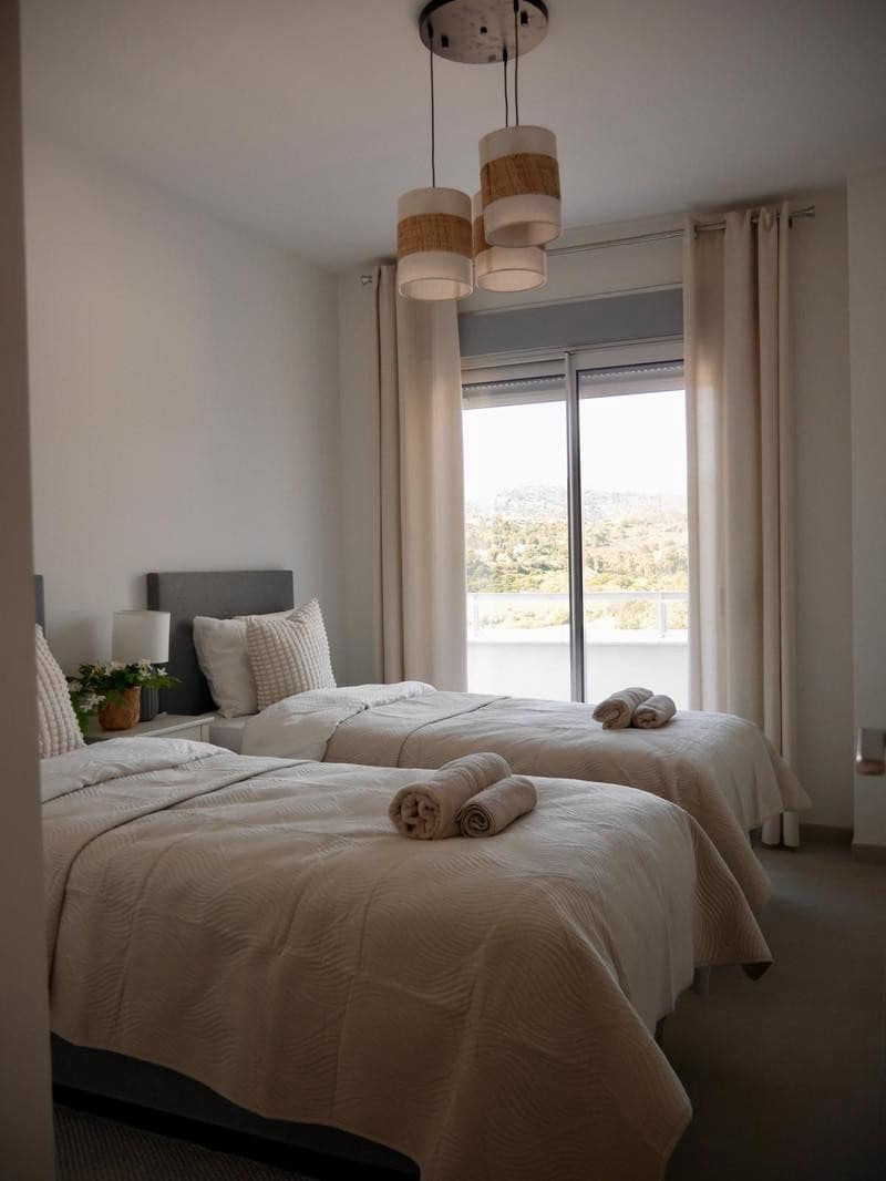 Appartement de 2 chambres à louer à New Golden Mile avec piscine garage - 2 800 € (Ref: 10054593)