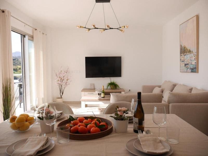 Appartement de 2 chambres à louer à New Golden Mile avec piscine garage - 2 800 € (Ref: 10054593)