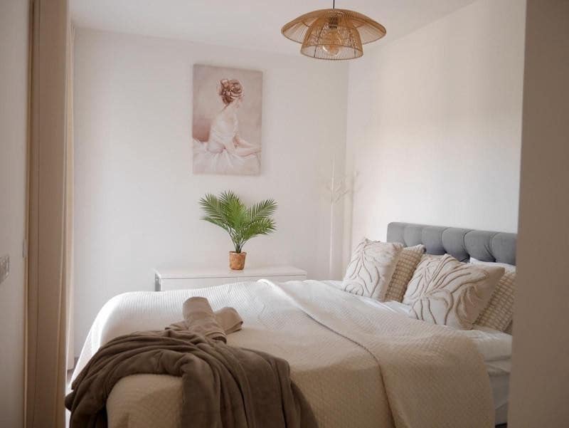 Appartement de 2 chambres à louer à New Golden Mile avec piscine garage - 2 800 € (Ref: 10054593)