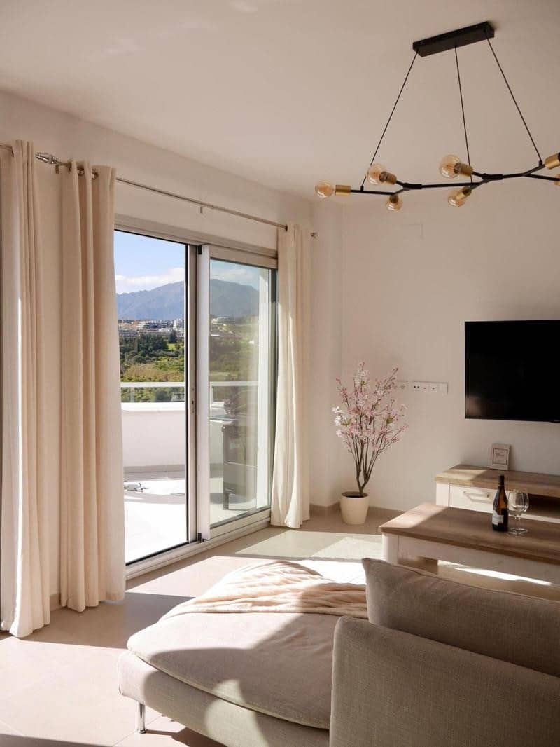 Appartement de 2 chambres à louer à New Golden Mile avec piscine garage - 2 800 € (Ref: 10054593)