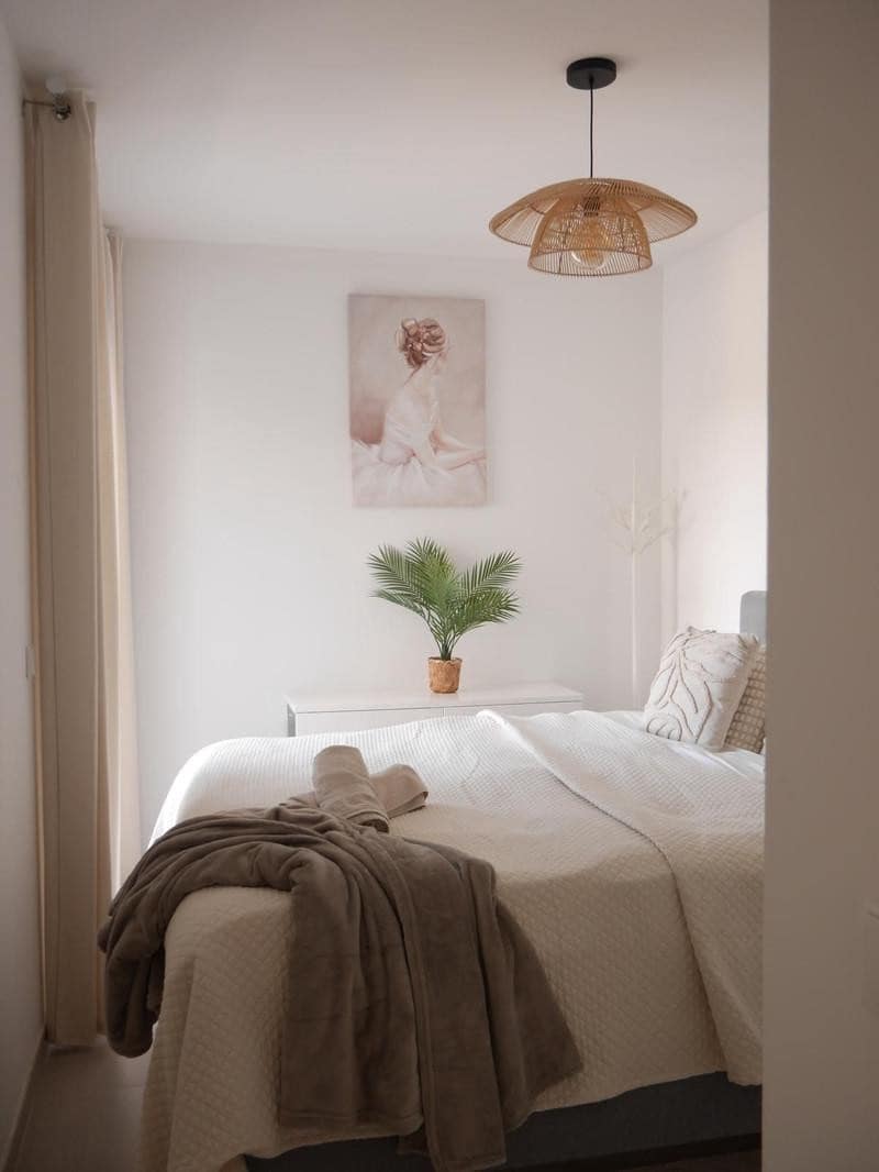 Appartement de 2 chambres à louer à New Golden Mile avec piscine garage - 2 800 € (Ref: 10054593)