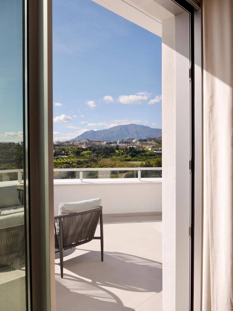 Appartement de 2 chambres à louer à New Golden Mile avec piscine garage - 2 800 € (Ref: 10054593)