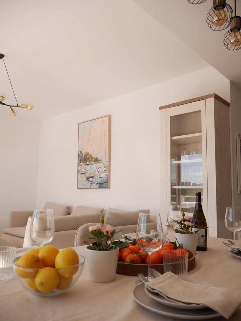 Appartement de 2 chambres à louer à New Golden Mile avec piscine garage - 2 800 € (Ref: 10054593)
