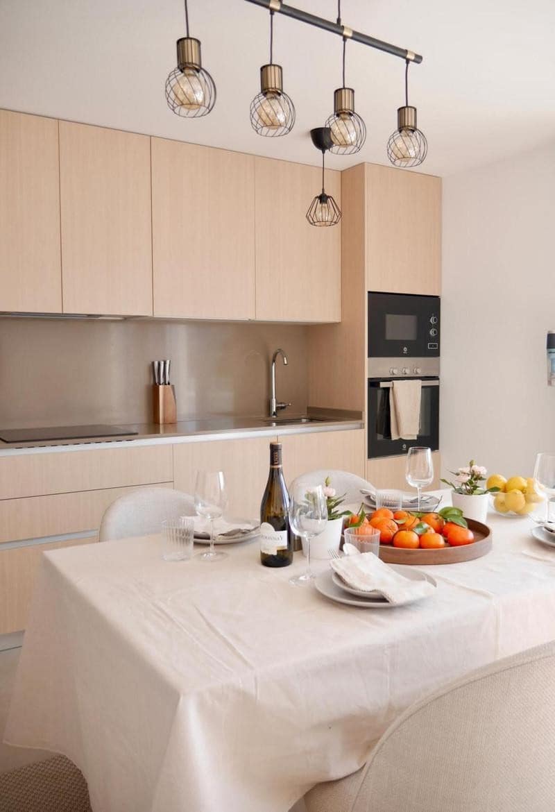 Appartement de 2 chambres à louer à New Golden Mile avec piscine garage - 2 800 € (Ref: 10054593)