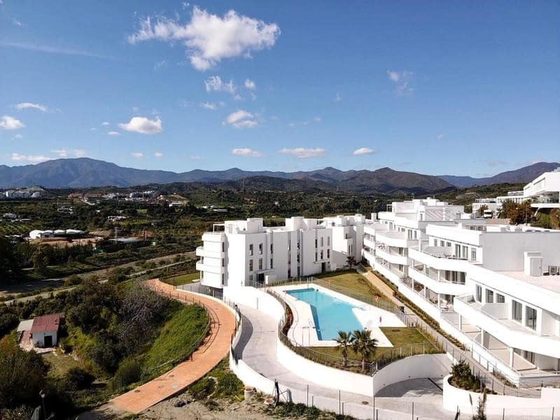 Appartement de 2 chambres à louer à New Golden Mile avec piscine garage - 2 800 € (Ref: 10054593)