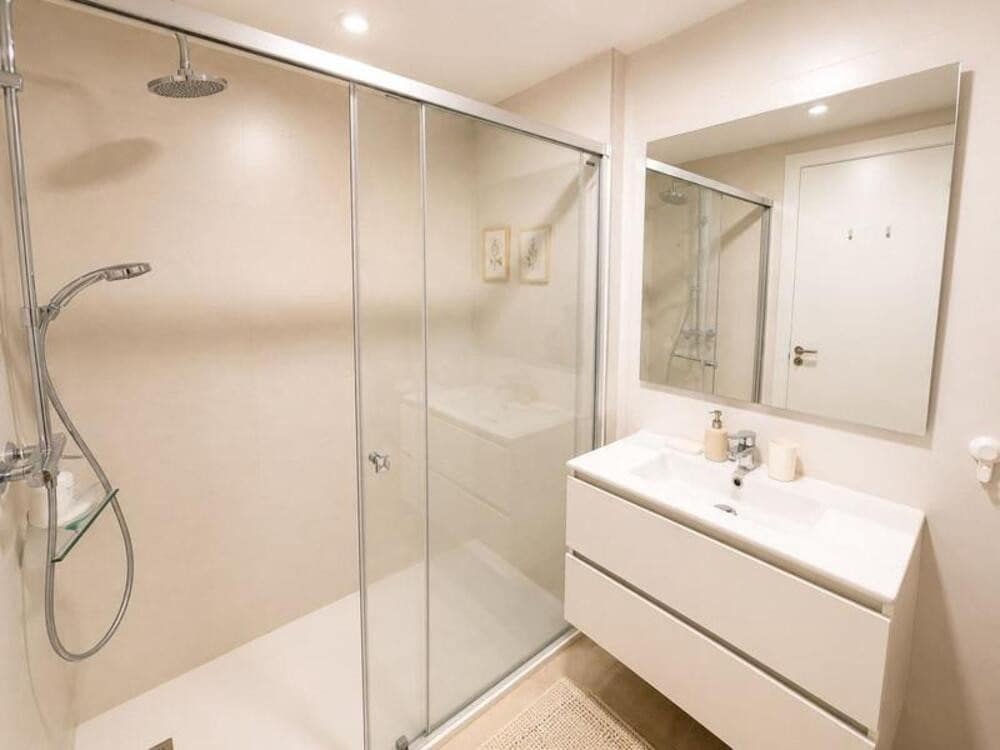 3 quarto Apartamento para arrendar em New Golden Mile com piscina garagem - 3 000 € (Ref: 10054594)
