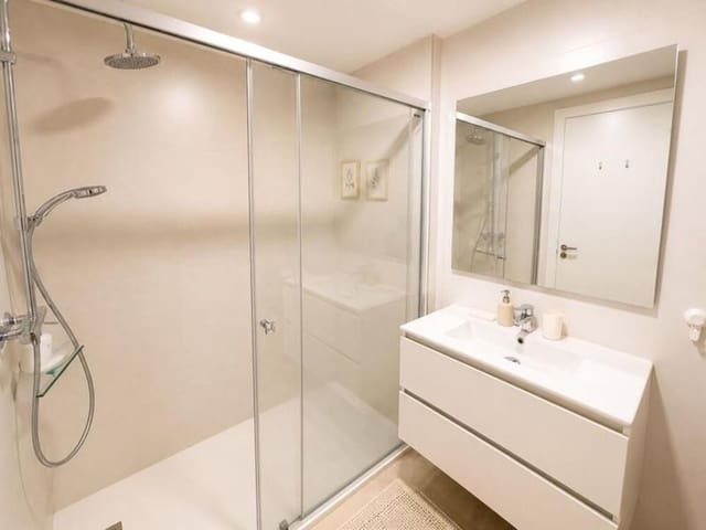 3 Zimmer Apartment zu vermieten in La Concha - Resina Golf, Estepona mit Pool Garage - 3.000 € (Ref: 10054594)