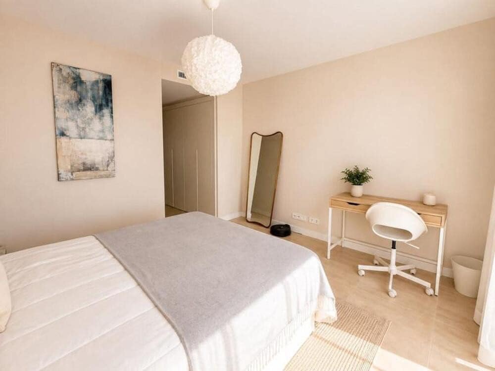 3 quarto Apartamento para arrendar em New Golden Mile com piscina garagem - 3 000 € (Ref: 10054594)
