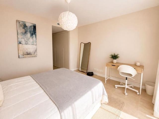 3 Zimmer Apartment zu vermieten in La Concha - Resina Golf, Estepona mit Pool Garage - 3.000 € (Ref: 10054594)