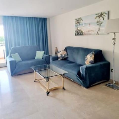 2 Zimmer Apartment zu vermieten in Nueva Atalaya, Estepona mit Pool Garage - 2.200 € (Ref: 10057934)