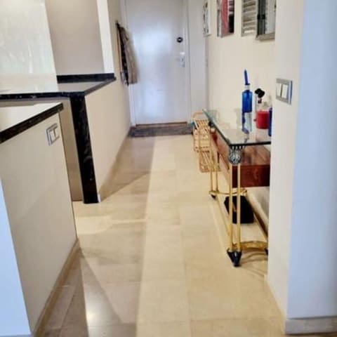 2 Zimmer Apartment zu vermieten in Nueva Atalaya, Estepona mit Pool Garage - 2.200 € (Ref: 10057934)