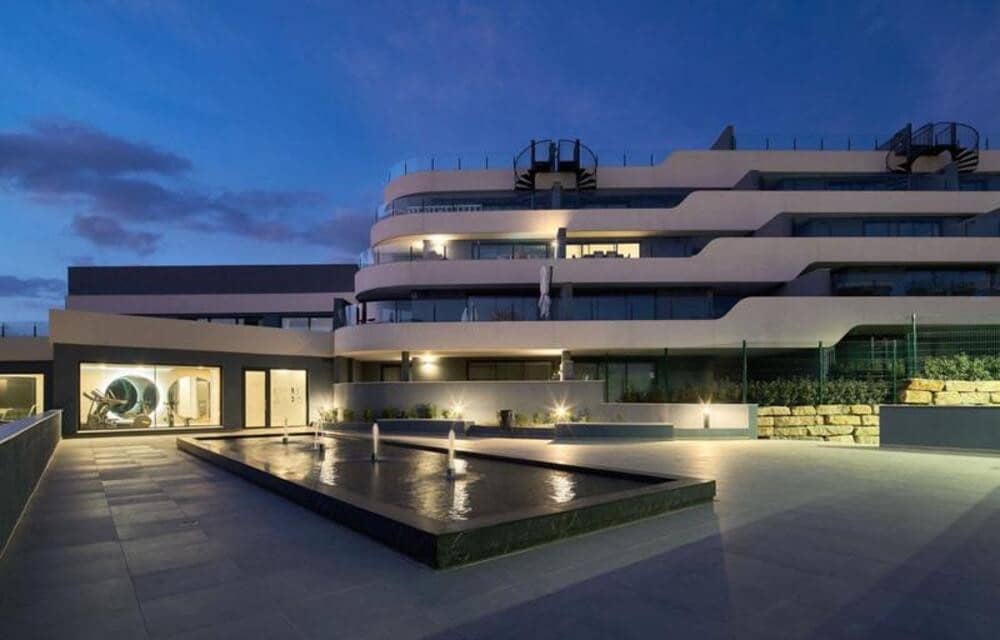 3 soveværelse Lejlighed til leje i Estepona med swimmingpool garage - € 3.300 (Ref: 10057935)