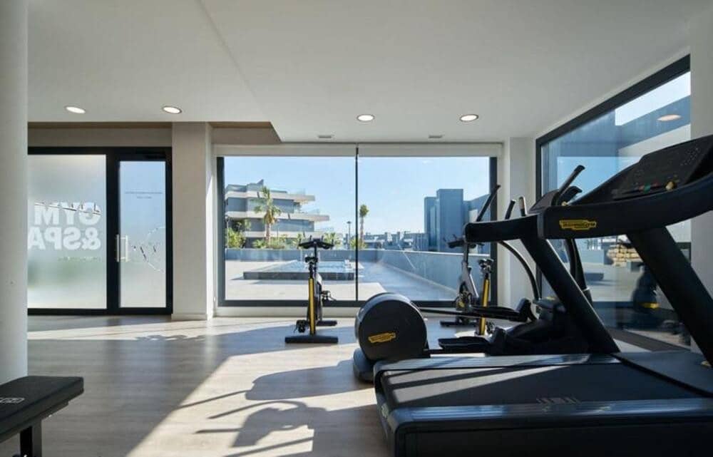3 soveværelse Lejlighed til leje i Estepona med swimmingpool garage - € 3.300 (Ref: 10057935)