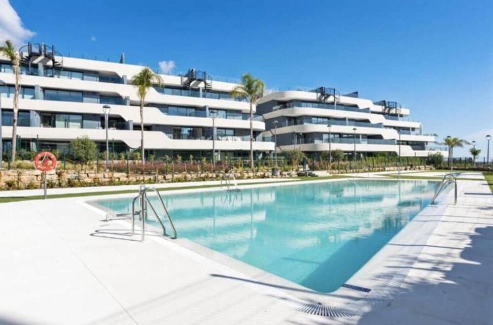 3 soveværelse Lejlighed til leje i Estepona med swimmingpool garage - € 3.300 (Ref: 10057935)