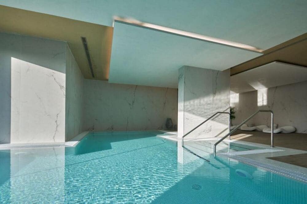 3 soveværelse Lejlighed til leje i Estepona med swimmingpool garage - € 3.300 (Ref: 10057935)