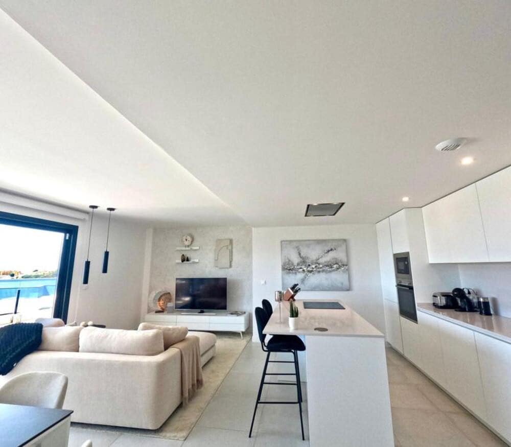 3 soveværelse Lejlighed til leje i Estepona med swimmingpool garage - € 3.300 (Ref: 10057935)