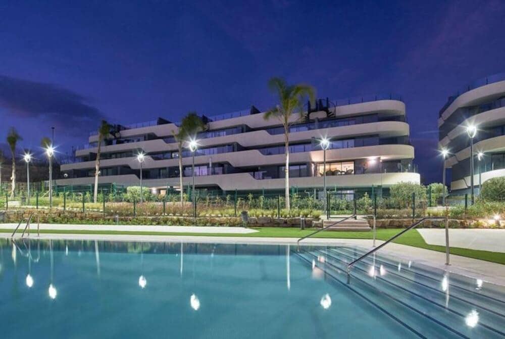3 soveværelse Lejlighed til leje i Estepona med swimmingpool garage - € 3.300 (Ref: 10057935)