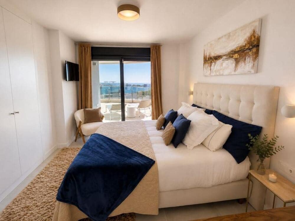 3 soveværelse Lejlighed til leje i Estepona med swimmingpool garage - € 3.300 (Ref: 10057935)