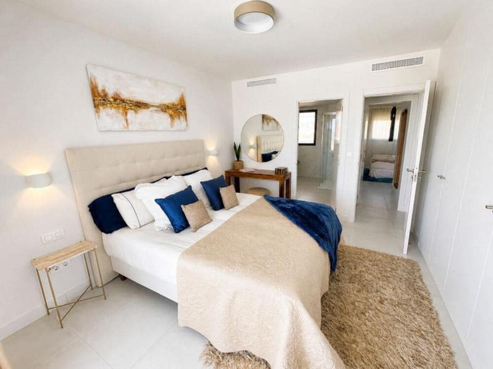 3 soveværelse Lejlighed til leje i Estepona med swimmingpool garage - € 3.300 (Ref: 10057935)