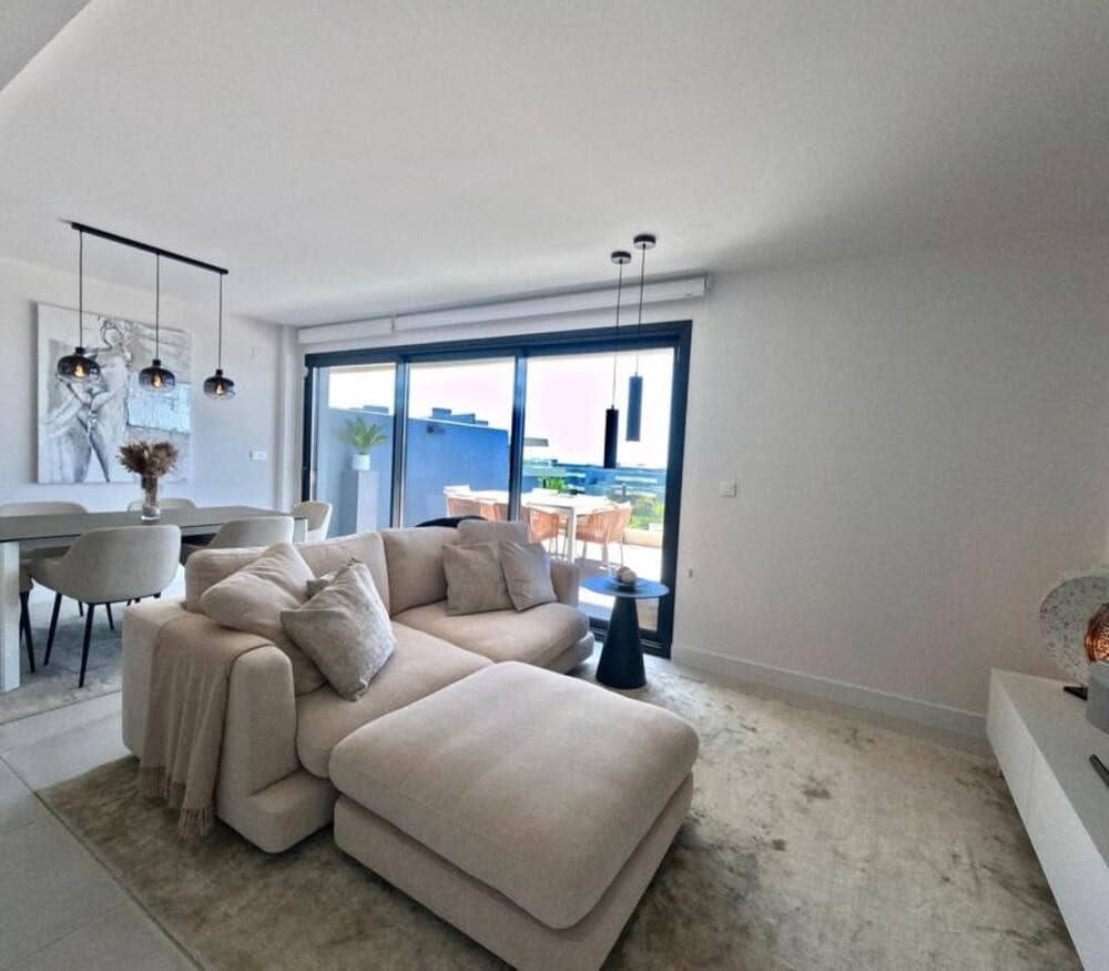 3 soveværelse Lejlighed til leje i Estepona med swimmingpool garage - € 3.300 (Ref: 10057935)