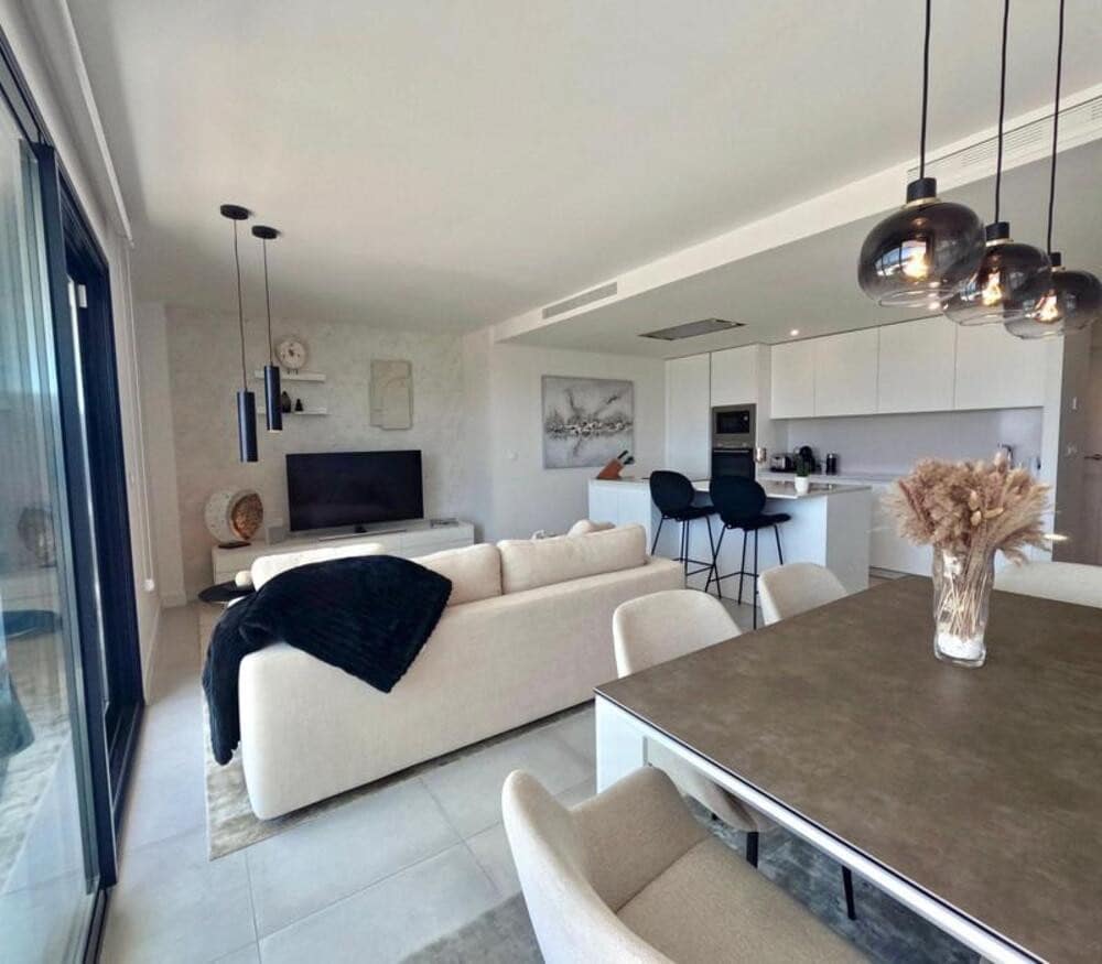 3 soveværelse Lejlighed til leje i Estepona med swimmingpool garage - € 3.300 (Ref: 10057935)