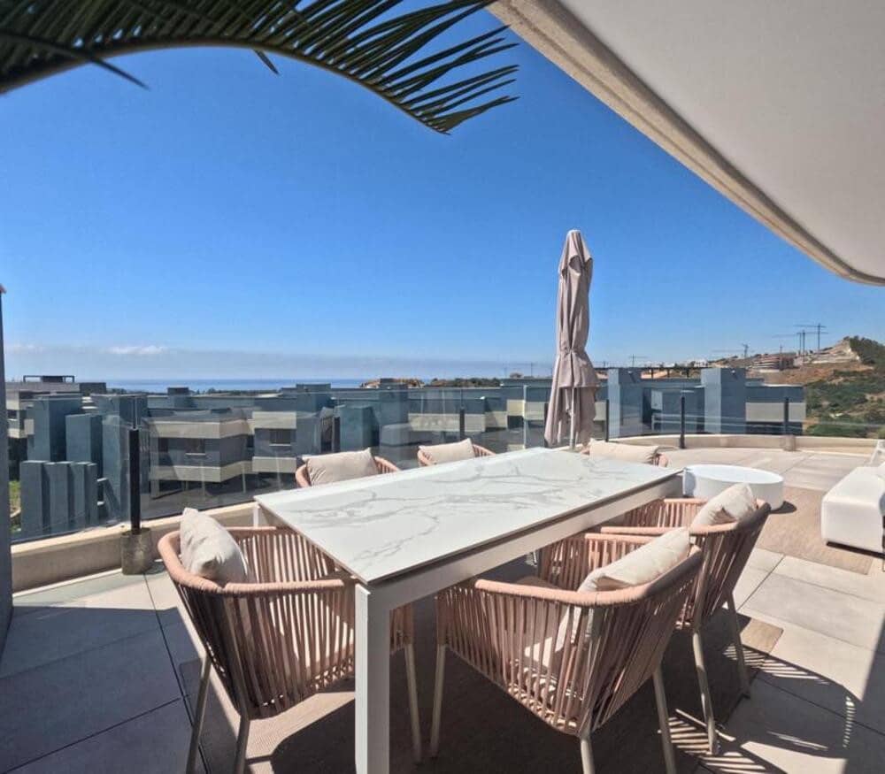 3 soveværelse Lejlighed til leje i Estepona med swimmingpool garage - € 3.300 (Ref: 10057935)