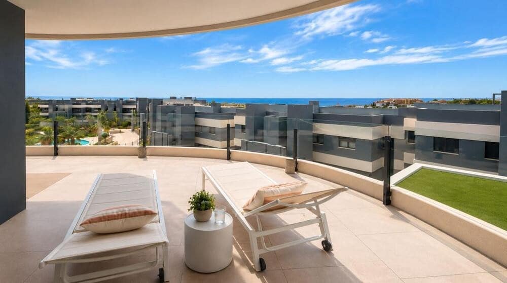 3 soveværelse Lejlighed til leje i Estepona med swimmingpool garage - € 3.300 (Ref: 10057935)