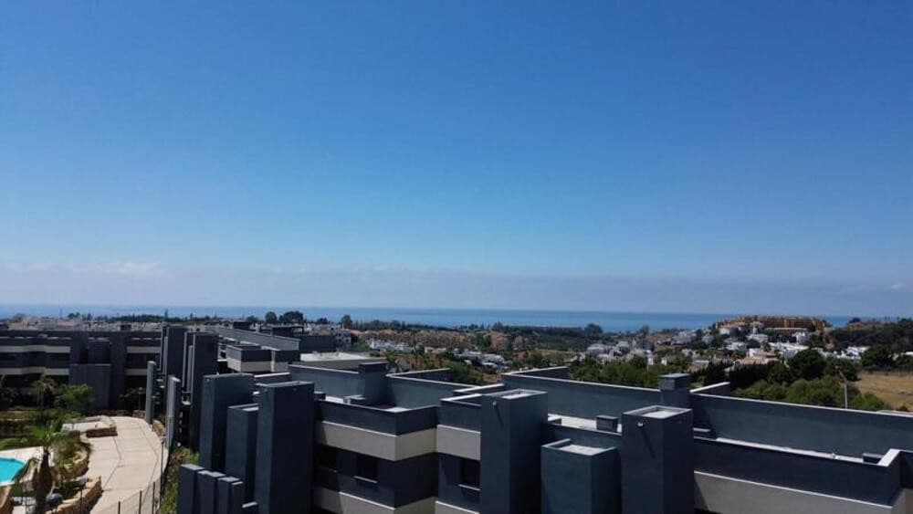 3 soveværelse Lejlighed til leje i Estepona med swimmingpool garage - € 3.300 (Ref: 10057935)