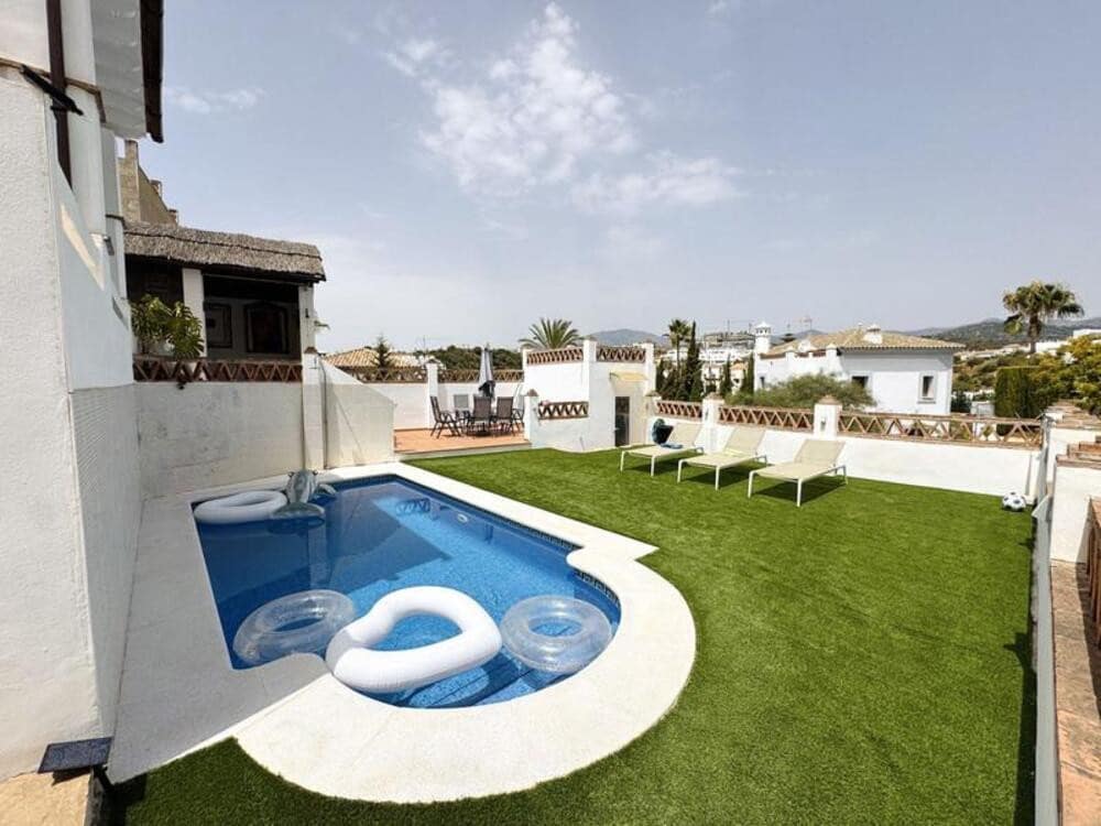 5 soveværelse Villa til leje i New Golden Mile med swimmingpool garage - € 4.500 (Ref: 10057936)