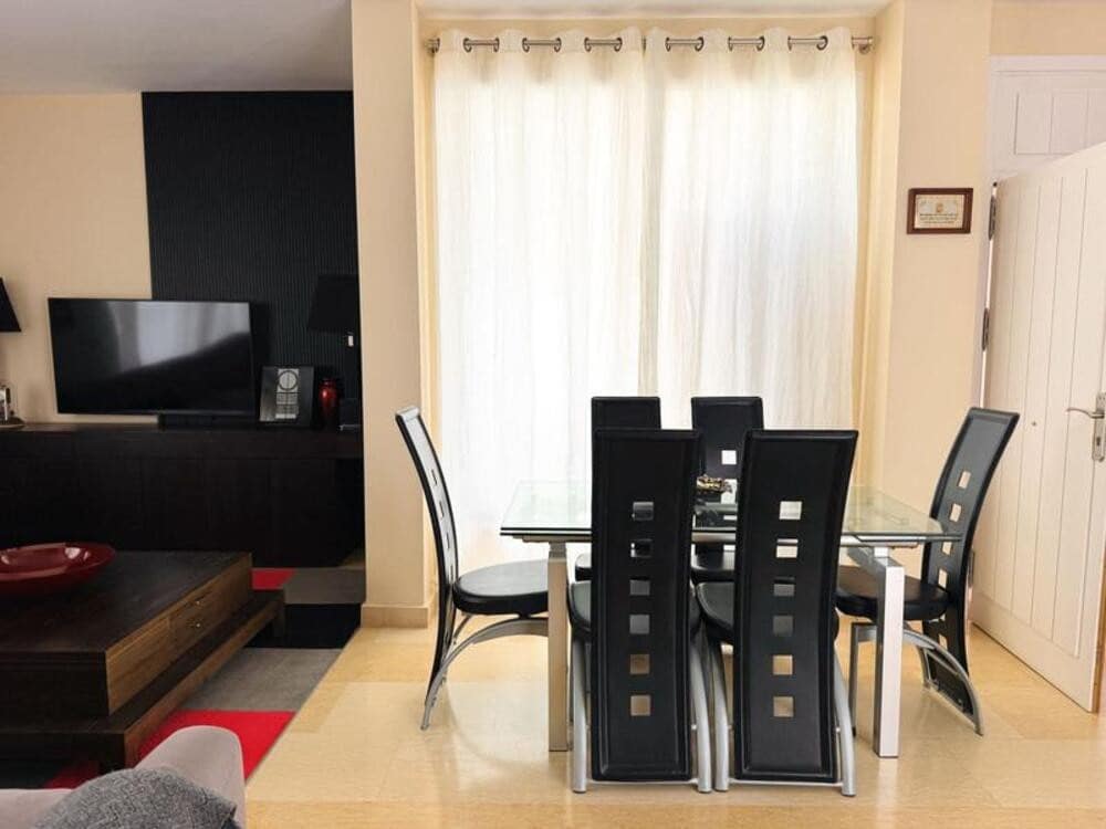 5 soveværelse Villa til leje i New Golden Mile med swimmingpool garage - € 4.500 (Ref: 10057936)