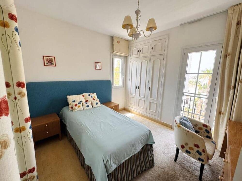 5 soveværelse Villa til leje i New Golden Mile med swimmingpool garage - € 4.500 (Ref: 10057936)