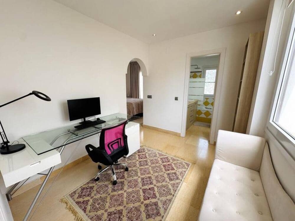 5 soveværelse Villa til leje i New Golden Mile med swimmingpool garage - € 4.500 (Ref: 10057936)